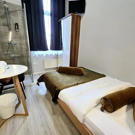 Storch Hotel 2*