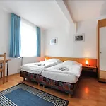 Otel Storch 2*