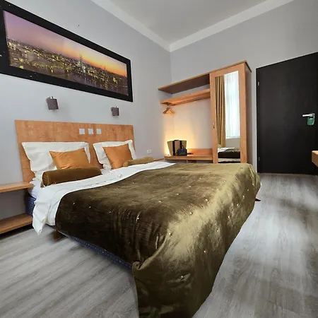 Hotel Storch 2*