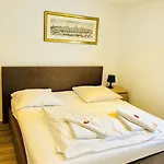 Storch 4*