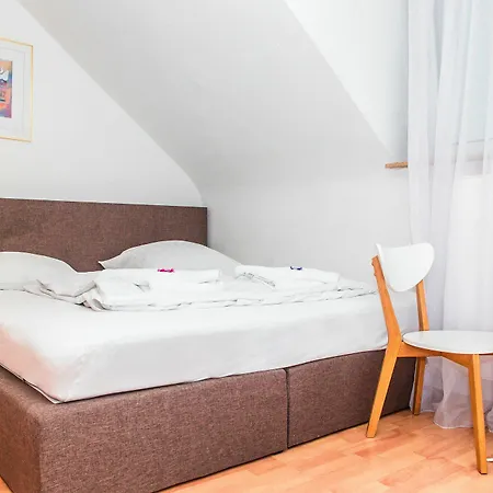 Storch Hotell 2*