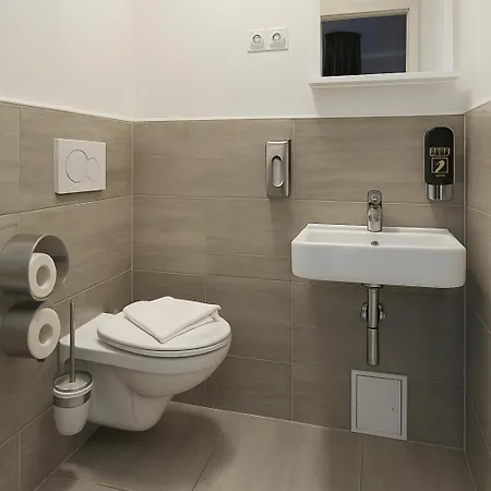 Storch Hotel 2*